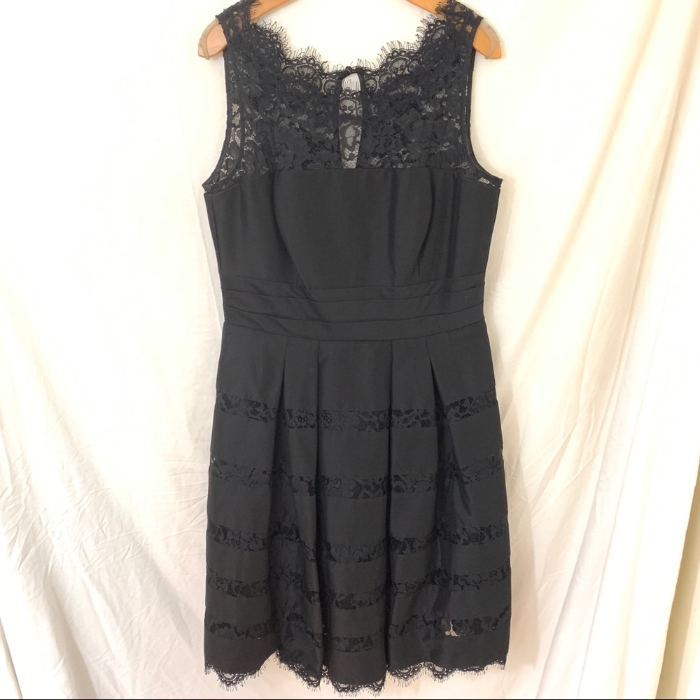 WHITE HOUSE BLACK MARKET BlackLace Flare Dress S 8